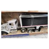 Peter Built Model 367 w/Grain  Trailer 1:18