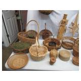 Lot of various Vintage Wicker Baskets & 2 Mexican Folk Art Aztec Fisherman woven Figurines