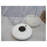 Lot of 2 Small Kitchen Appliances: Toastmaster Crockpot, OXO Good Grips Salad Spinner