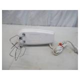 Lot of 2 Small Appliances: Electric Mixer & Toastmaster Hand Mixer