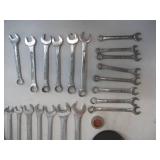 Lot of Hand Tools: Wrenches, Screw Drivers, Drill, Rachets and more