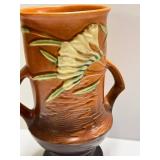 O2 - Vintage Roseville Freesia Vase - 1945