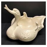 M1 - Vintage Hull Swan Planter