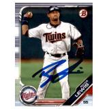 2019 Topps Royce Lewis On-Card Autograph Card