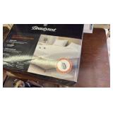 Beautyrest Cool Touch Heated Mattress Pad, Cal King Size, Controller Included BR55-4076 RETAIL $350.00