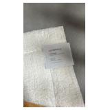 Liz Claiborne bath rug signature collection ultra plush 21“ x 34“ color bright white retail $70