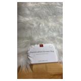 Loloi Fur Collection - accent rug - 27”x45”