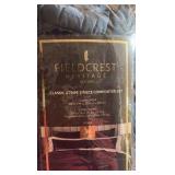 Fieldcrest king-cal king classic stripe 3 piece comforter set. Retail $250 Navy