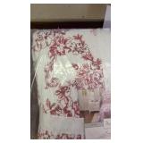 Modern Heirloom Full Queen Quilt Set, 1 Quilt 88 x 90 inches and 2 Shams 20 x 26 inches Gardem Toile Pattern, White and Red