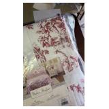 Modern Heirloom Full Queen Quilt Set, 1 Quilt 88 x 90 inches and 2 Shams 20 x 26 inches Gardem Toile Pattern, White and Red