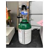 Invacare HomeFill Integrated Oxygen Conserver Cylinder ML6 Portable Refillable Oxygen Tank Built-In Pulse Dose Settings 1-5 + Continuous Flow Lightweight Travel Size Holds 170L Oxygen Perfect For Home