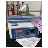 Fisher Scientific Isotemp 202 Digital Water Bath 2L Microprocessor Controlled Heater 99.9C Perfect For Warming Samples & Lab Testing
