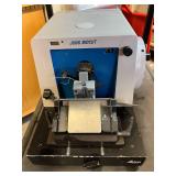RARE MSRP $8,000 LEICA RM2035 BIOCUT MANUAL MICROTOME, 1–60 MICRON PRECISION TISSUE SECTIONING MACHINE W/ SMOOTH HANDWHEEL OPERATION, HISTOLOGY & PATHOLOGY LAB EQUIPMENT FOR RESEARCH, CLINICAL &