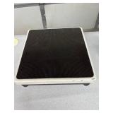 Seca 882 Digital Floor Scale 330/440 lb Capacity High Accuracy 0.2/0.5 lb Graduation Medical/Personal Weighing Scale w/ Cabled Display