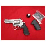 Taurus 44 44RemMag Revolver