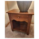 Ethan Allen End Tables - 2-Pack - 23 x 16 x 25 in Ethan Allen End Tables - 2-Pack - 23 x 16 x 25 in