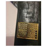 Barnum-Trunk Co Leather Travel Case with Lillie Belle Binder & Tolkien Middle-earth Album Barnum-Trunk Co Leather Travel Case with Lillie Belle Binder & Tolkien Middle-earth Album