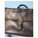 Coach Black Leather Satchel Bag N°D7S-0537 - Brass Buckle Coach Black Leather Satchel Bag N°D7S-0537 - Brass Buckle