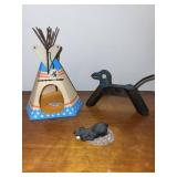 Sandicast B16 Labrador, Black - Handcast & Handpainted (1991) & Wooden Dog on Stand & Tepee Decor Sandicast B16 Labrador, Black - Handcast & Handpainted (1991) & Wooden Dog on Stand & Tepee Decor