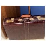 Carved Bird-Head Walking Cane with Leather Briefcase Carved Bird-Head Walking Cane with Leather Briefcase