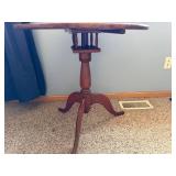 Antique Hinged Pedestal Table with Drop-Leaf Oval Top, Vintage Dining Accent Antique Hinged Pedestal Table with Drop-Leaf Oval Top, Vintage Dining Accent