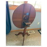 Antique Hinged Pedestal Table with Drop-Leaf Oval Top, Vintage Dining Accent Antique Hinged Pedestal Table with Drop-Leaf Oval Top, Vintage Dining Accent