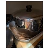 Mixed Kitchen Cookware Bakeware Lot Calphalon Wilton Glass Metal Mixed Kitchen Cookware Bakeware Lot Calphalon Wilton Glass Metal