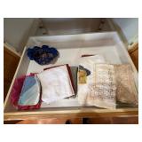 Mixed Kitchen Linen Lot Towels Oven Mitts Pot Holders Napkins Used Mixed Kitchen Linen Lot Towels Oven Mitts Pot Holders Napkins Used