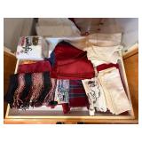 Mixed Kitchen Linen Lot Towels Oven Mitts Pot Holders Napkins Used Mixed Kitchen Linen Lot Towels Oven Mitts Pot Holders Napkins Used