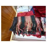 Mixed Kitchen Linen Lot Towels Oven Mitts Pot Holders Napkins Used Mixed Kitchen Linen Lot Towels Oven Mitts Pot Holders Napkins Used