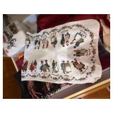 Mixed Kitchen Linen Lot Towels Oven Mitts Pot Holders Napkins Used Mixed Kitchen Linen Lot Towels Oven Mitts Pot Holders Napkins Used