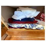 Mixed Kitchen Linen Lot Towels Oven Mitts Pot Holders Napkins Used Mixed Kitchen Linen Lot Towels Oven Mitts Pot Holders Napkins Used