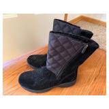 Mixed Outerwear Closet Lot REI, Ducks Unlimited, Columbia, St. John's Bay, Coldwater Creek - Used Mixed Outerwear Closet Lot REI, Ducks Unlimited, Columbia, St. John's Bay, Coldwater Creek - Used