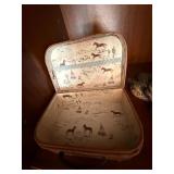 Mini Suitcase Keepsake Box & Covered Wagon Figurine Decor Lot Mini Suitcase Keepsake Box & Covered Wagon Figurine Decor Lot