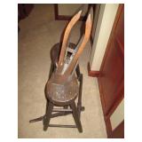 Foot closing clamp with bench to si...