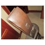 Foot closing clamp with bench to si...