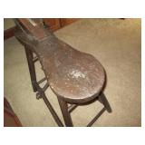 Foot closing clamp with bench to si...