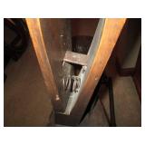 Foot closing clamp with bench to si...