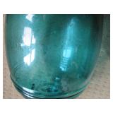 5 Green glass sealing containers...