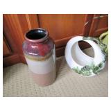 Lot of decorative vases and holders...