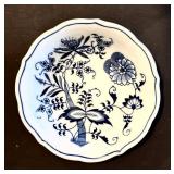 K - Blue Danube Dinnerware Set - 64-Piece White & Blue Floral Pattern