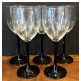 LR - Grapevine Wine Holder with Stemware