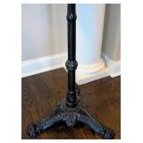 LR - Marble Top Accent Table Round, Cast Iron Pedestal Base