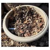 FY - Grosfillex Planter Pot - Decorative Garden Container