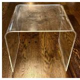 LR -Vintage Clear Lucite Nesting Tables - 3-Piece Set