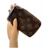 Louis Vuitton Monogram Kiss-Lock Coin Case - Vintage Canvas