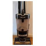 BR1 - Shark Lift-Away Vacuum with Self-Cleaning Brushroll