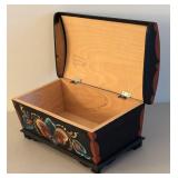 BR2 - Vintage Norwegian Rosmaling Hinged Wooden Box