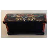 BR2 - Vintage Norwegian Rosmaling Hinged Wooden Box