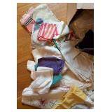 BR1 - Assortment of Vintage Linens